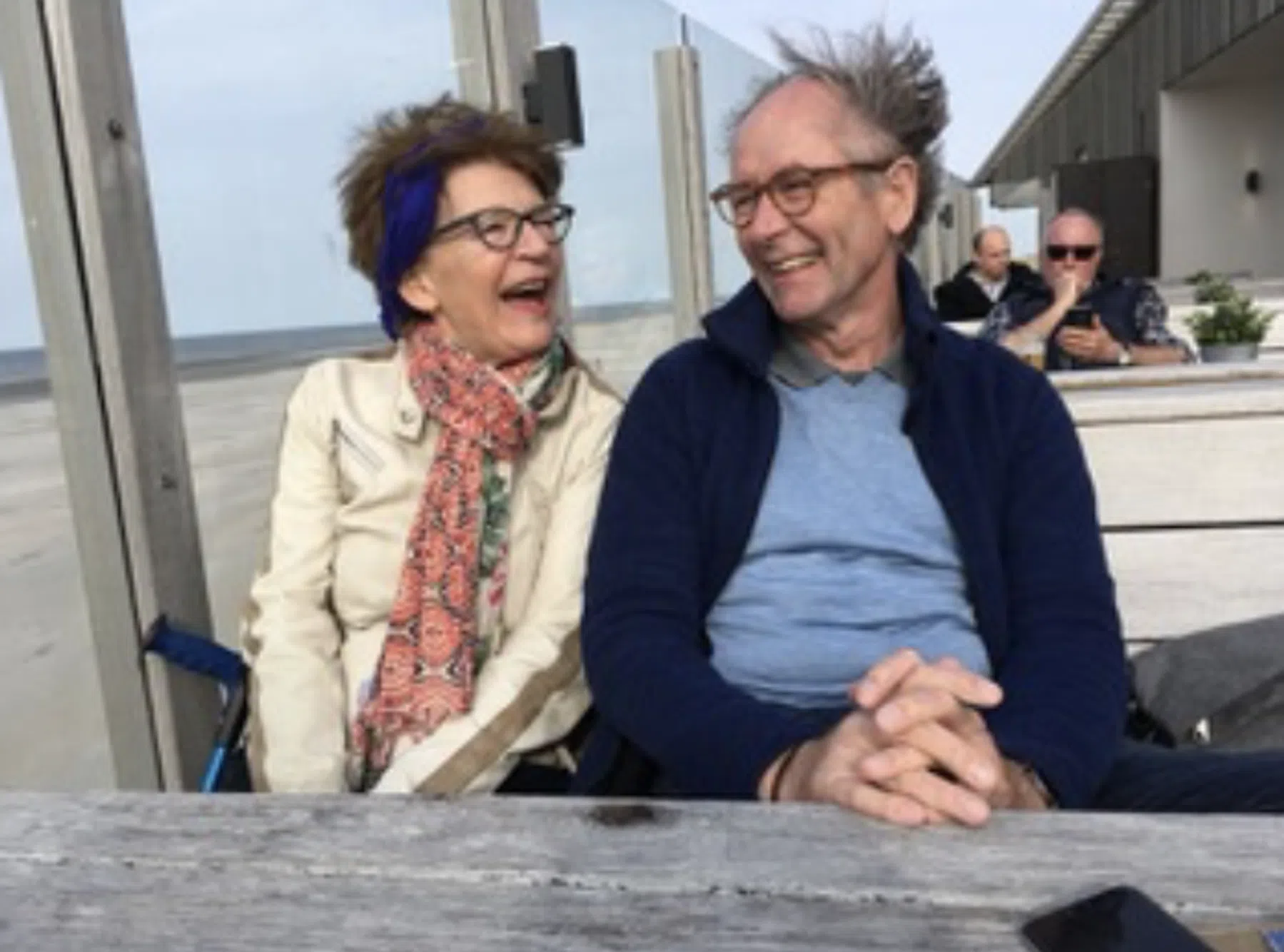 Jan en Corine op het strand
